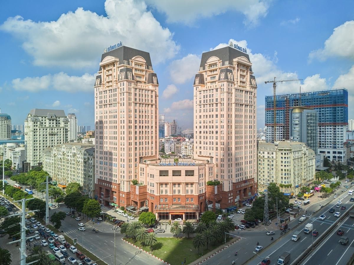 Toà nhà Sông Đà trên đường Phạm Hùng